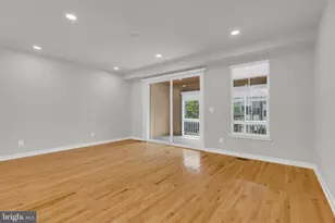 9340 Sweetbay Magnolia Ct, Fairfax, VA 22031 - Photo 11