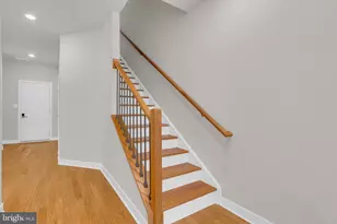 9340 Sweetbay Magnolia Ct, Fairfax, VA 22031 - Photo 7