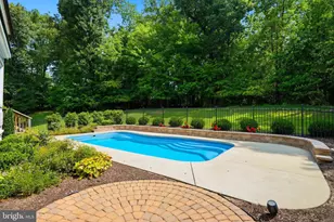 1127 Walker Rd, Great Falls, VA 22066 - Photo 75