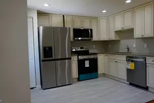 8179 Curving Creek Ct, Springfield, VA 22153 - Photo 3