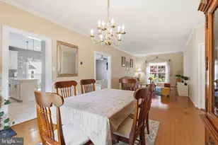 3738 Freehill Ln, Fairfax, VA 22033 - Photo 11