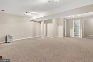 5719 Oakshore Ct, Burke, VA 22015 - Photo 37