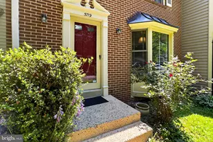 5719 Oakshore Ct, Burke, VA 22015 - Photo 5