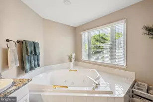 2207 Frank St, Vienna, VA 22182 - Photo 33