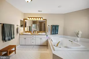 2207 Frank St, Vienna, VA 22182 - Photo 31