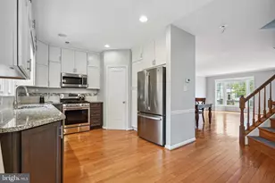 7035 Fieldhurst Ct, Alexandria, VA 22315 - Photo 9