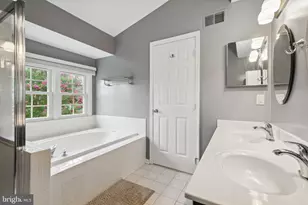 7035 Fieldhurst Ct, Alexandria, VA 22315 - Photo 15