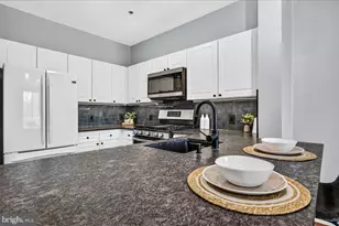 1625 International Dr, McLean, VA 22102 - Photo 3