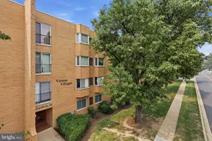200 Locust St SE, Vienna, VA 22180 - Photo 3