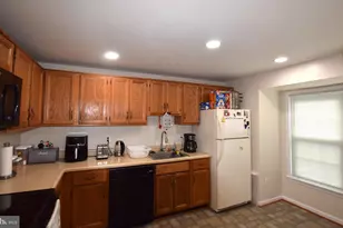6560 Lochleigh Ct, Alexandria, VA 22315 - Photo 5