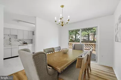 8902 Winding Hollow Way, Springfield, VA 22152 - Photo 5