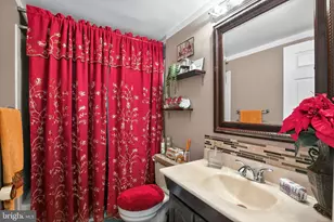 8460 Rippled Creek Ct, Springfield, VA 22153 - Photo 23
