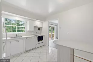 8640 Gateshead Rd, Alexandria, VA 22309 - Photo 11