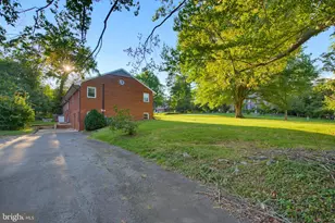 8715 Cherry Dr, Fairfax, VA 22031 - Photo 59