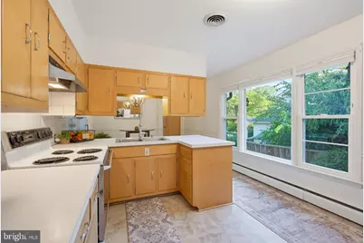 8715 Cherry Drive, Fairfax, VA 22031 - Photo 15