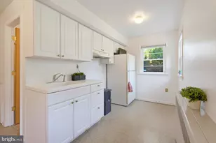8715 Cherry Dr, Fairfax, VA 22031 - Photo 43