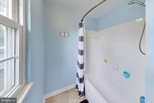 5932 Peregrine Dr, Burke, VA 22015 - Photo 17