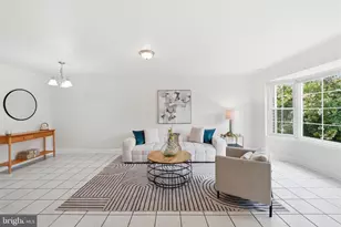 4104 Pleasant Meadow Ct, Chantilly, VA 20151 - Photo 3