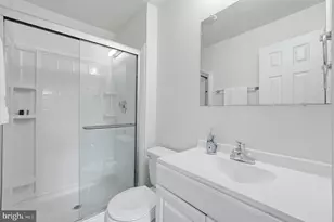 4104 Pleasant Meadow Ct, Chantilly, VA 20151 - Photo 17