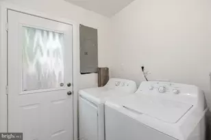 4104 Pleasant Meadow Ct, Chantilly, VA 20151 - Photo 23