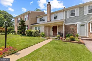 9619 Hillock Ct, Burke, VA 22015 - Photo 3