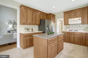 6276 Kingfisher Ln, Alexandria, VA 22312 - Photo 19