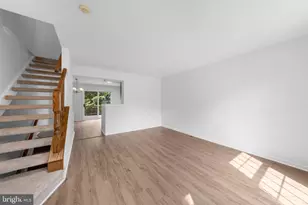 6528 Skylemar Trail, Centreville, VA 20121 - Photo 7