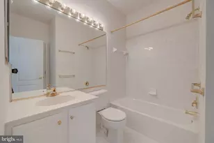 11909 St Johnsbury Ct, Reston, VA 20191 - Photo 5
