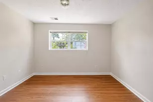 13824 Bridlington Ct, Centreville, VA 20120 - Photo 19
