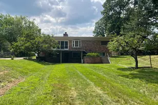 3909 Pineland St, Fairfax, VA 22031 - Photo 5