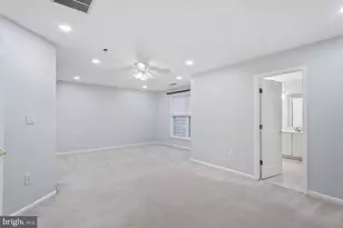 8648 Royal Worcester Ln, Fairfax, VA 22031 - Photo 31