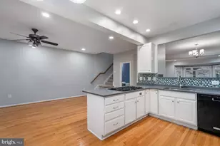 8648 Royal Worcester Ln, Fairfax, VA 22031 - Photo 17