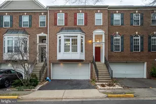 8648 Royal Worcester Ln, Fairfax, VA 22031 - Photo 1