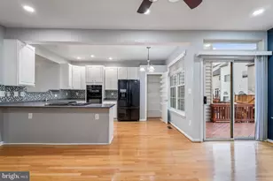 8648 Royal Worcester Ln, Fairfax, VA 22031 - Photo 11