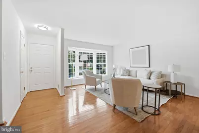 9919 Longford Court, Vienna, VA 22181 - Photo 3