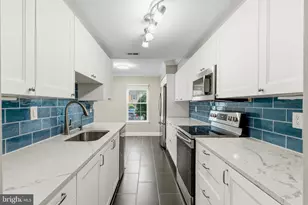 6410 Blarney Stone Ct, Springfield, VA 22152 - Photo 7