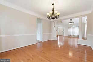 7608 Mcweadon Ln, Springfield, VA 22150 - Photo 9