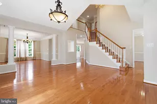 7608 Mcweadon Ln, Springfield, VA 22150 - Photo 3