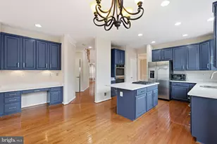 7608 Mcweadon Ln, Springfield, VA 22150 - Photo 15