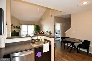 5121 Travis Edward Way, Centreville, VA 20120 - Photo 9