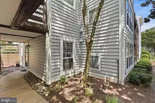 10010 Oakton Terrace Rd, Oakton, VA 22124 - Photo 3
