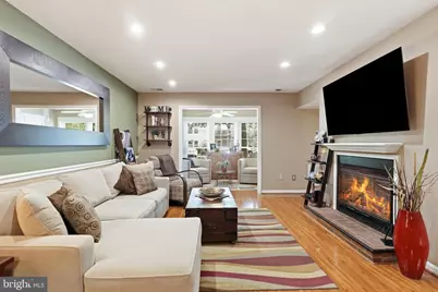 10010 Oakton Terrace Road #10010, Oakton, VA 22124 - Photo 5