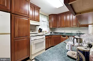 3002 Greenway Blvd, Falls Church, VA 22042 - Photo 3