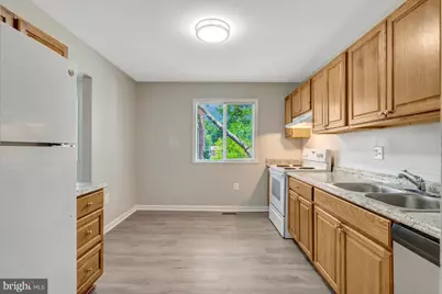 7065 Leewood Forest Drive, Springfield, VA 22151 - Photo 17