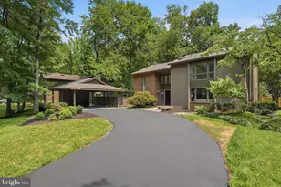 3211 Chichester Ln, Fairfax, VA 22031 - Photo 5