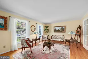 10915 Belgravia Ct, Great Falls, VA 22066 - Photo 5