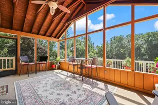 10915 Belgravia Ct, Great Falls, VA 22066 - Photo 17