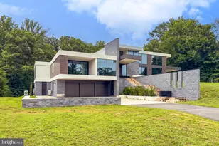 10590 Beach Mill Rd, Great Falls, VA 22066 - Photo 5