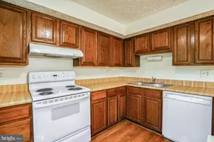 11504 Ivy Bush Ct, Reston, VA 20191 - Photo 5