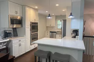 7705 Carrleigh Pkwy, Springfield, VA 22152 - Photo 9
